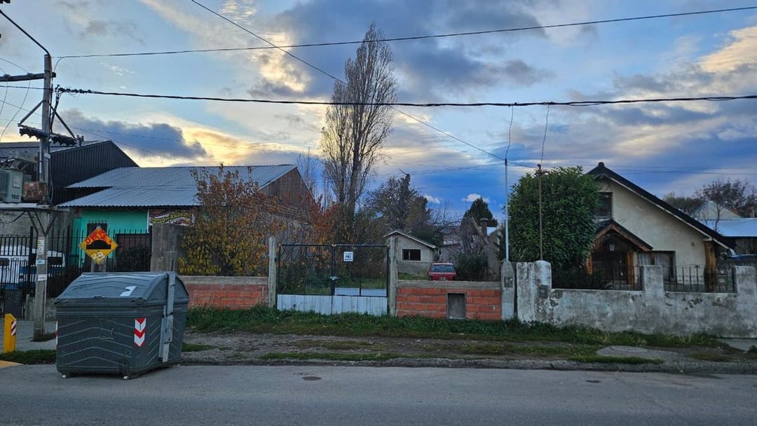 Lote para inversion - Comercial - Galpon