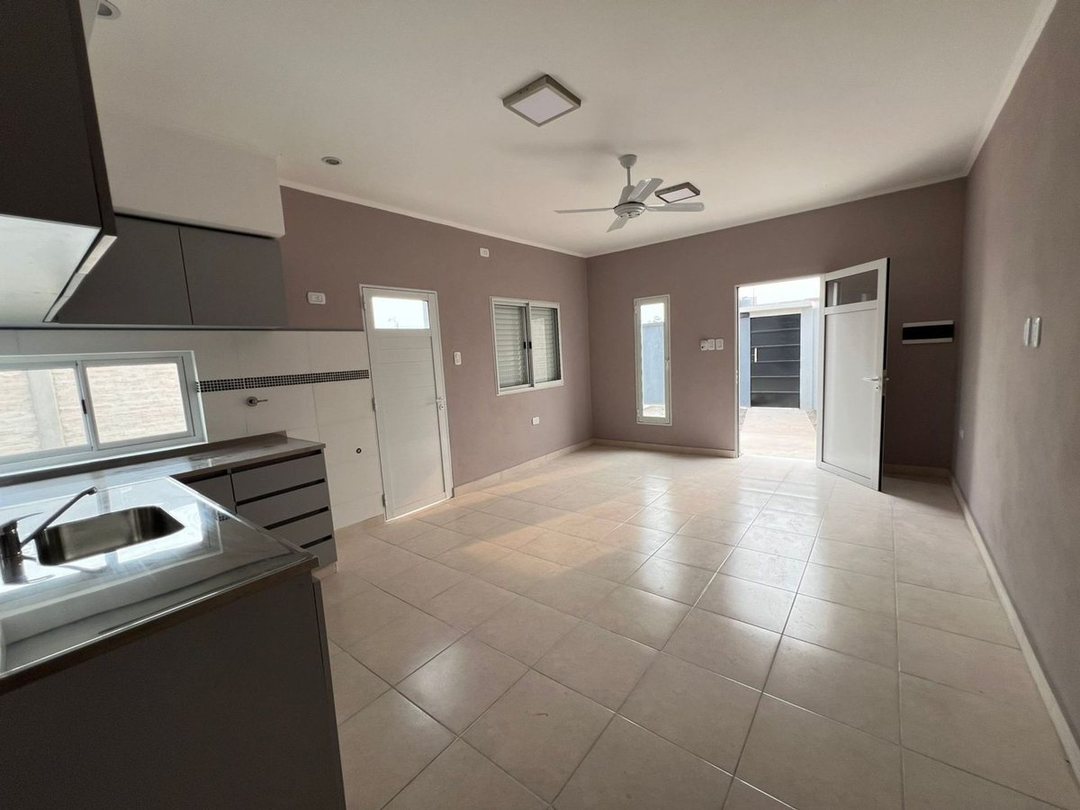 CASA EN VENTA EN RECONQUISTA (LAS LILAS)