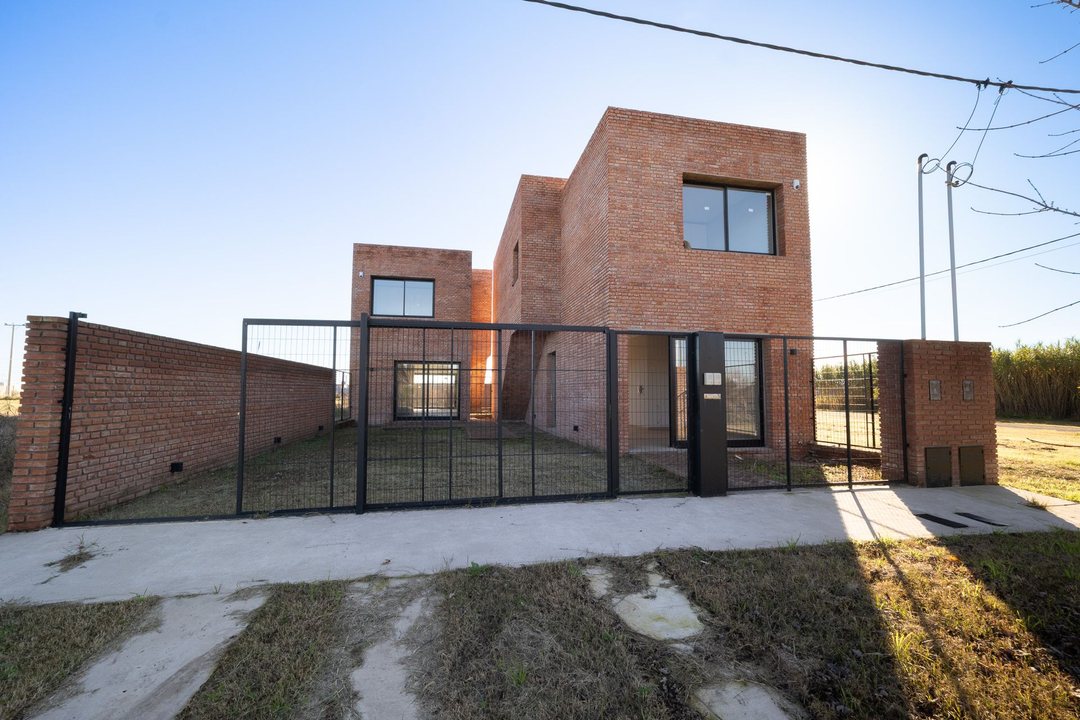 CASA EN VENTA TIPO DUPLEX PUEBLO ESTHER A ESTRENAR