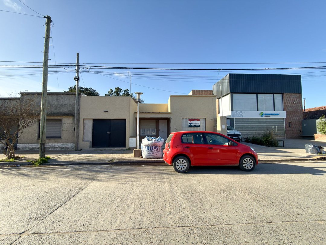 CASA EN VENTA 2 DORMITORIOS BARRIO VILLA AGUIRRE