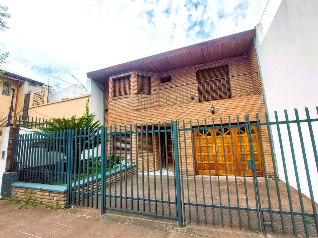 CASA 5 AMB VENTA SAN MARTIN 2COCH JARDIN AL GOLF