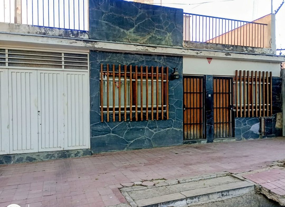 Venta Permuta Casa 4 Hab., 6ta Sección Ciudad, Mza