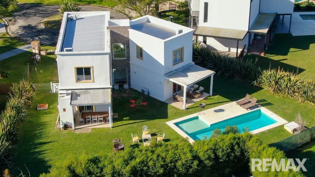 Casa 5 amb. El Cantón Puerto c/pileta amoblada