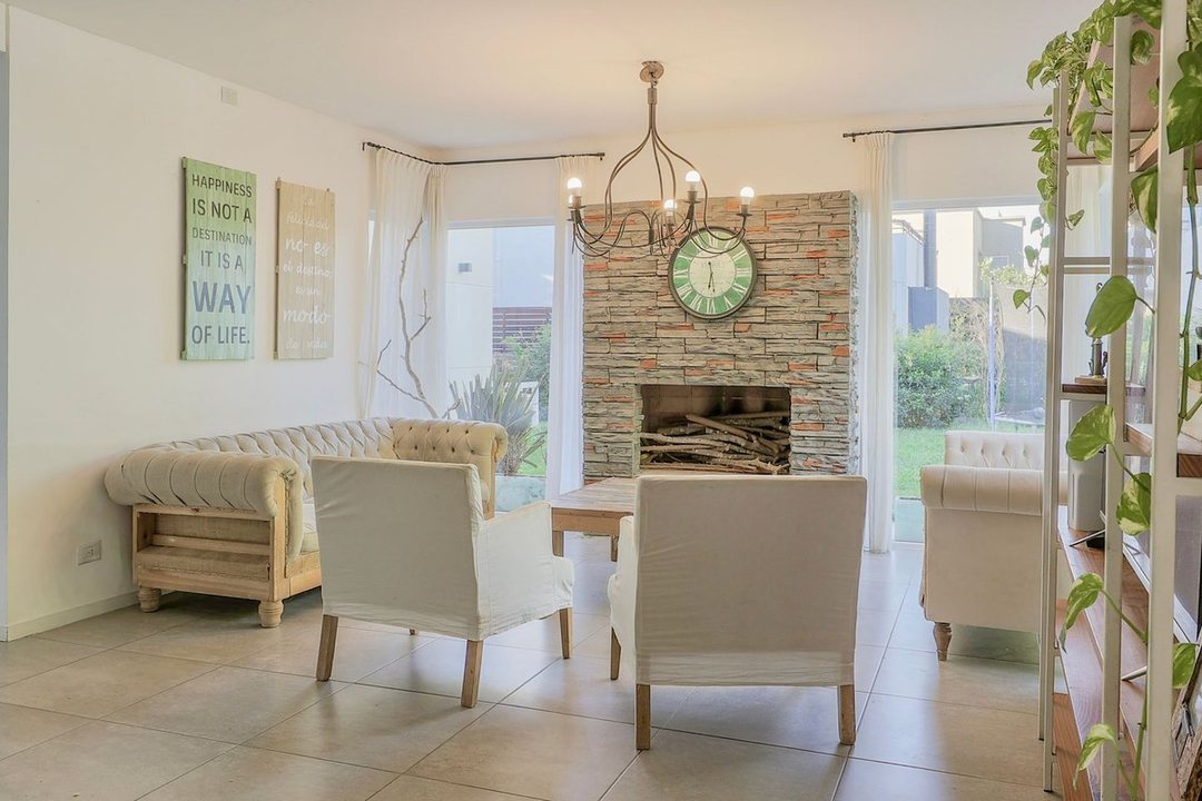 CASA 5 AMBIENTES EN 1 PLANTA EN HARAS SANTA MARIA