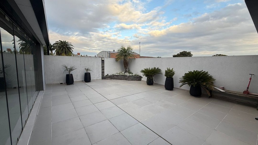 Casa 3 ambientes CON QUINCHO Y TERRAZA en CASEROS