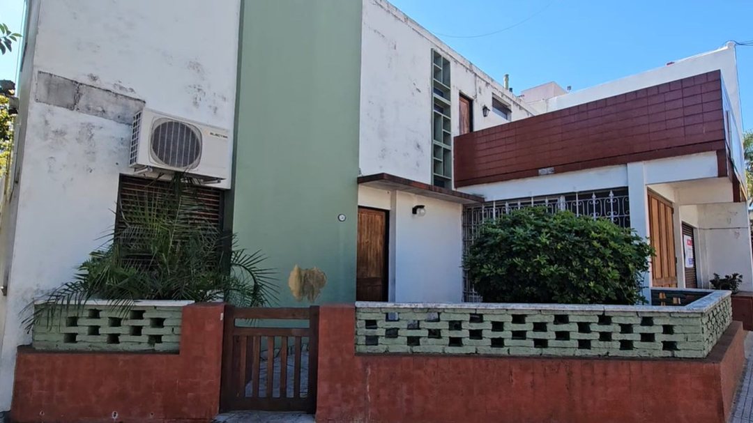 Venta Casa Patio Terraza Cochera en Liniers