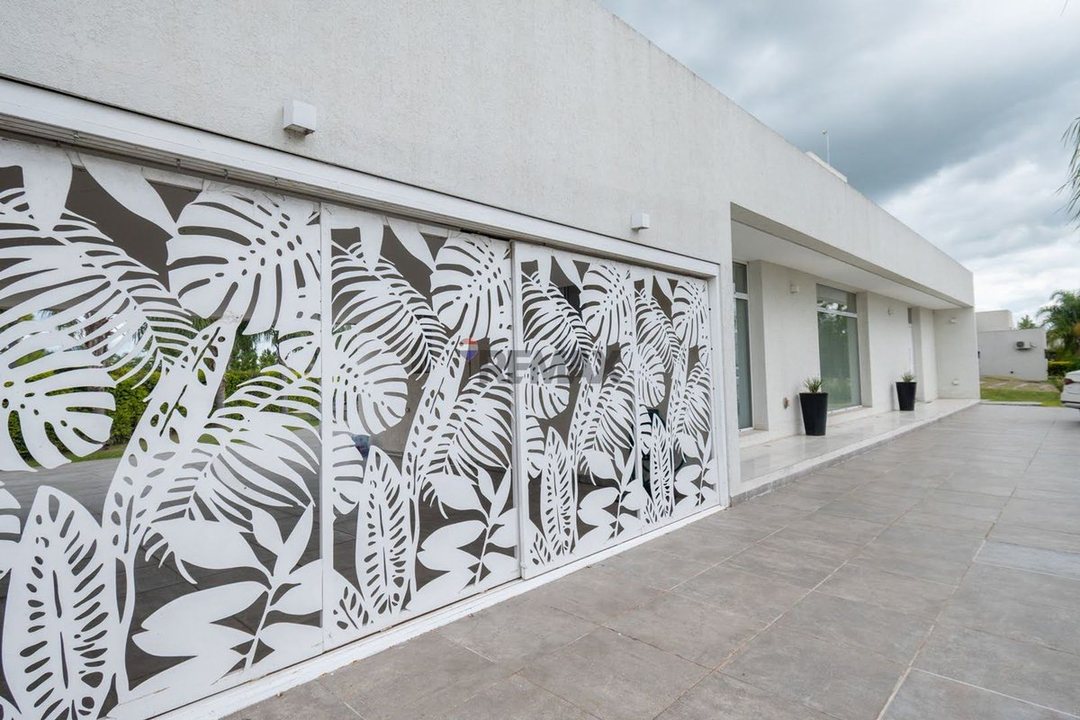 VENTA DE CASA DESTACADA EN AIRES DEL LLANO!!!