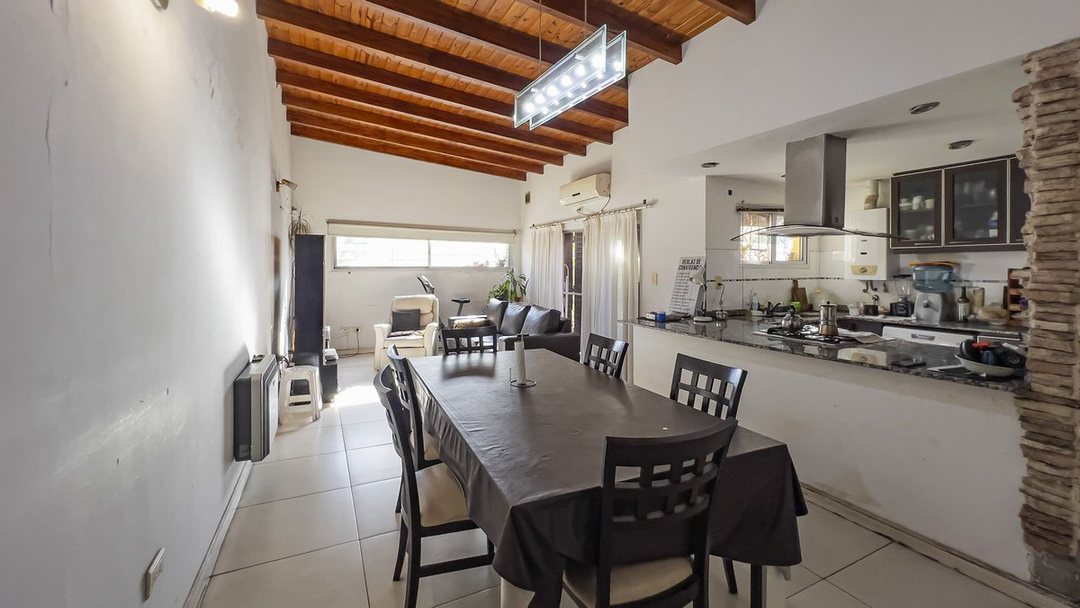 VENTA CASA  CON LOCAL B° ESPAÑA Y HOSPITALES