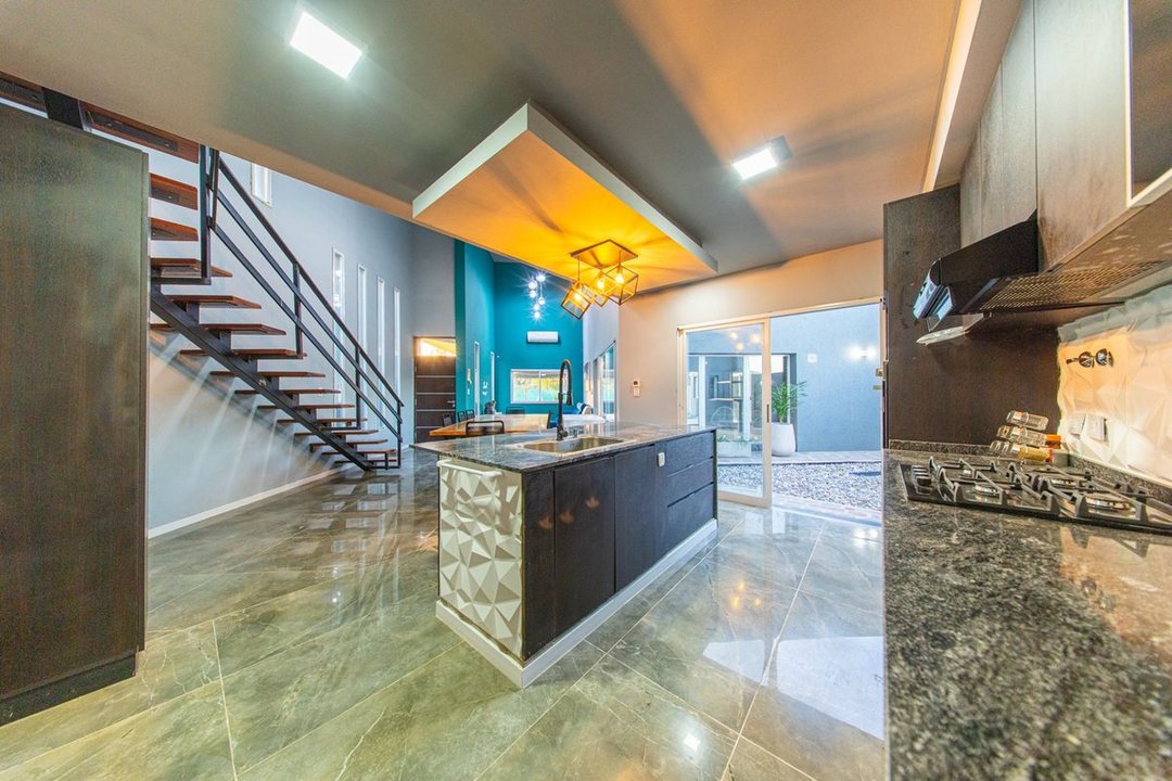 CASA EN VENTA TRES DORMITORIOS APTA CRÉDITO