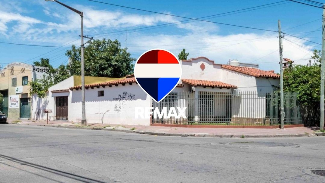 CASA ESQUINA EN VENTA MACROCENTRO 3 DORM