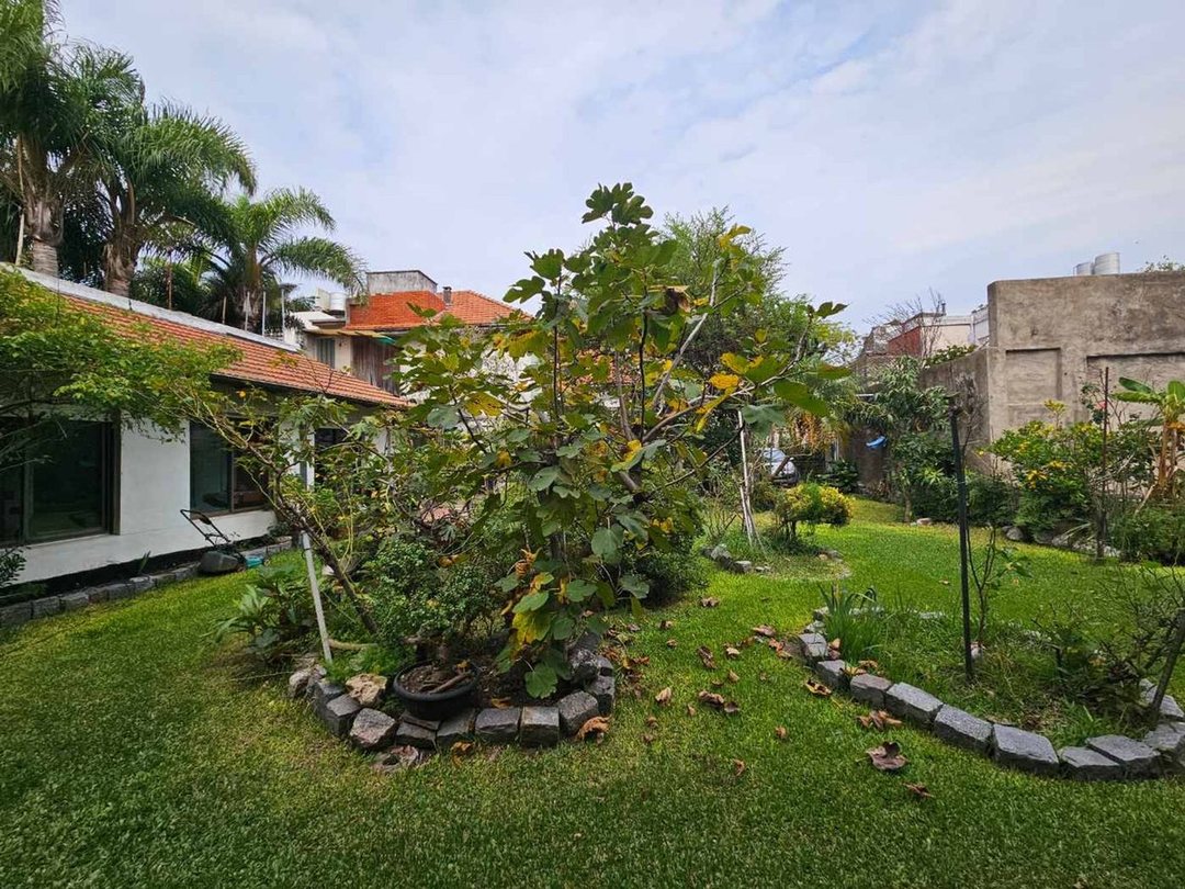 CASA VENTA COGLHAN LOTE DOBLE FRENTE 17,32 X 51,26