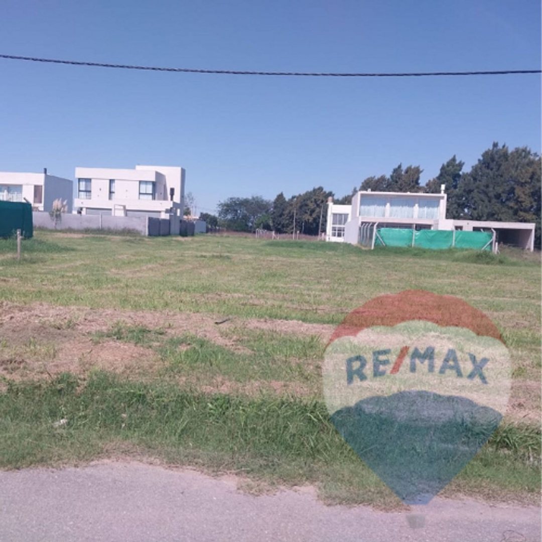 LOTE EN ALTOS DE DON CARLOS DE 747 M2.
