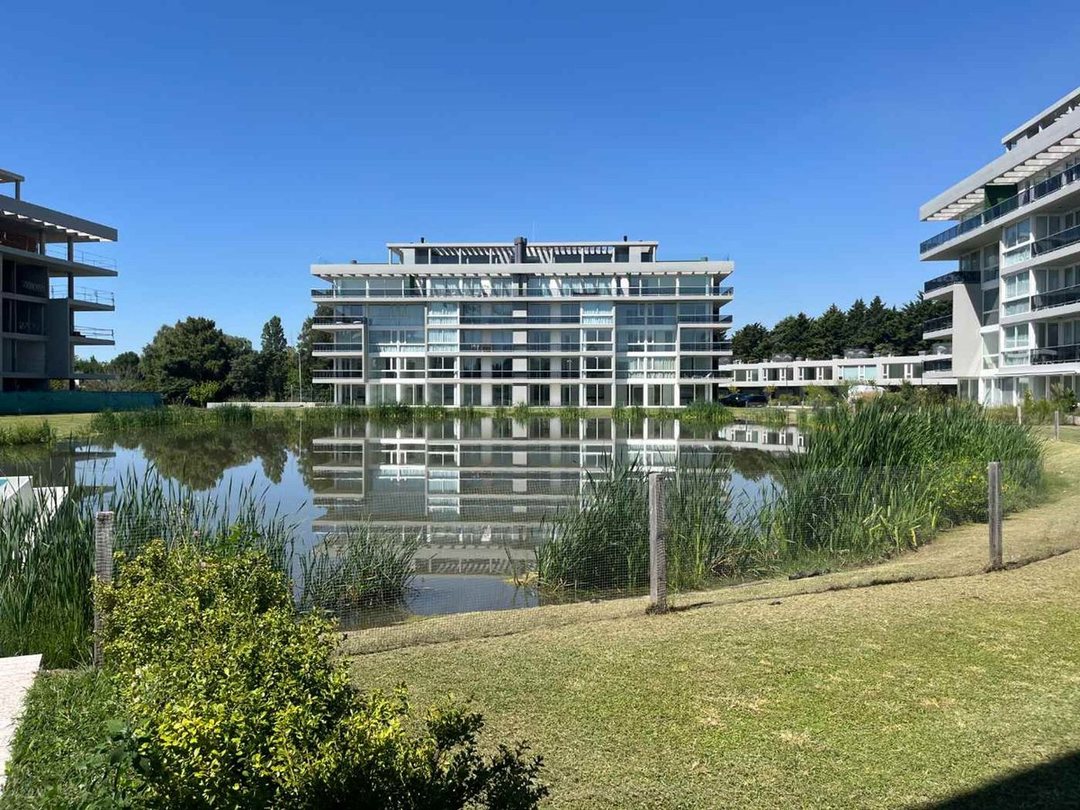VENTA TOWNHOUSE Luciérnagas PILAR Entrega 2027