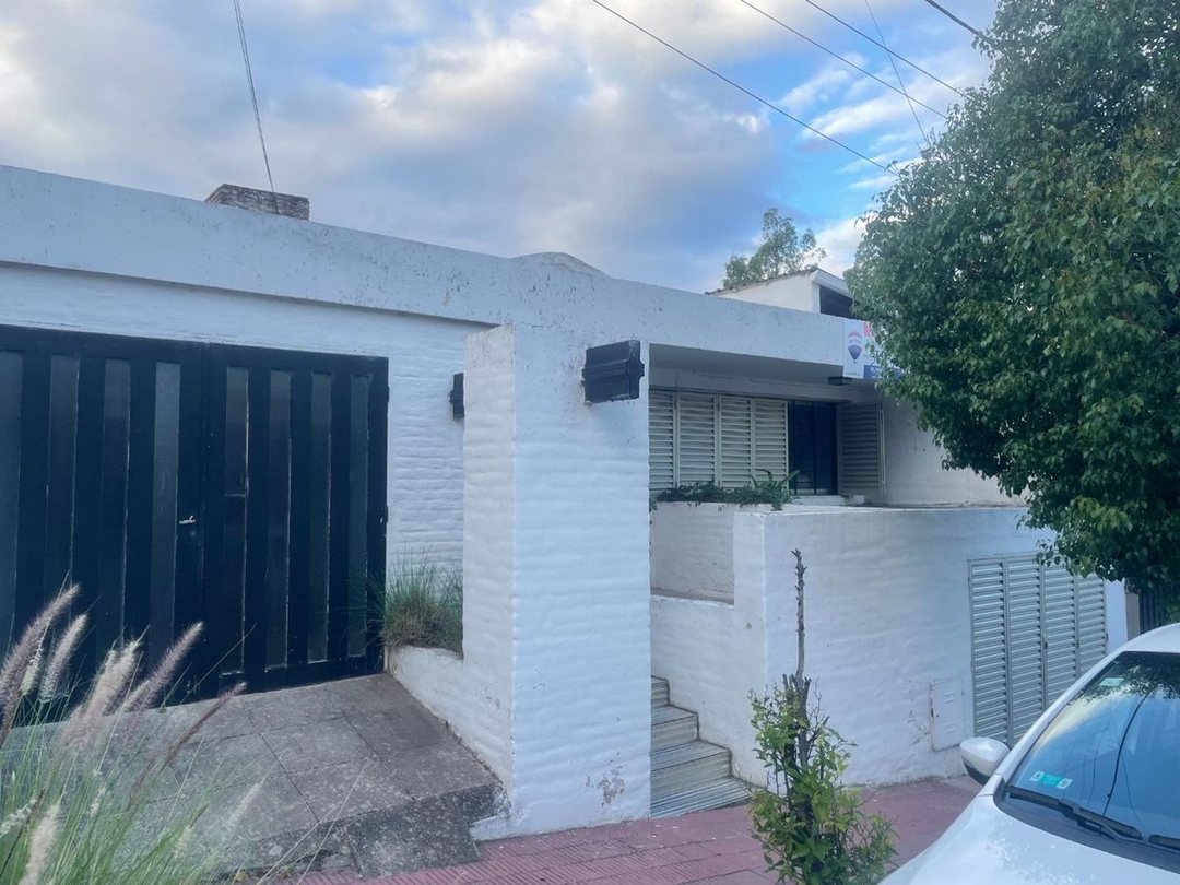 OPORTUNIDAD CASA 3 DORM EN QUEBRADA DE LAS ROSAS