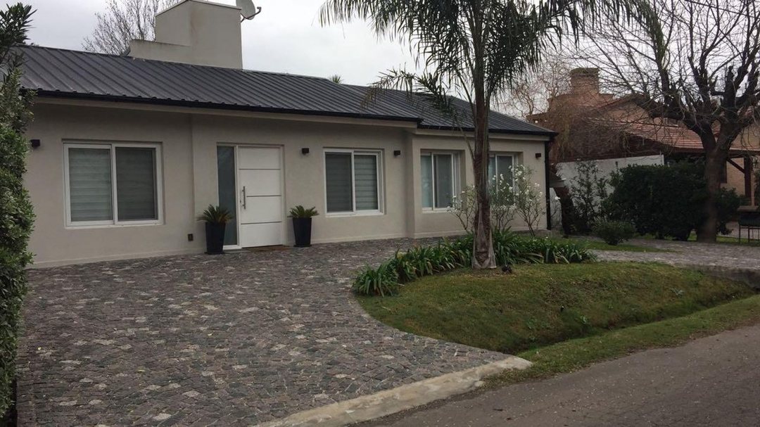 CASA 3 AMBIENTES VENTA COUNTRY BANCO PROVINCIA.