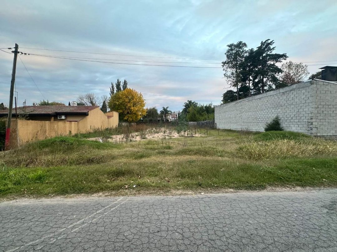 LOTE EN VENTA EN LISANDRO OLMOS CON ESCRITURA