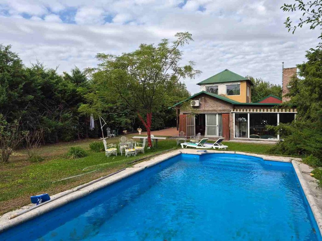 CASA VENTA FUNES 3 DORM PILETA 1500MTS DE PARQUE