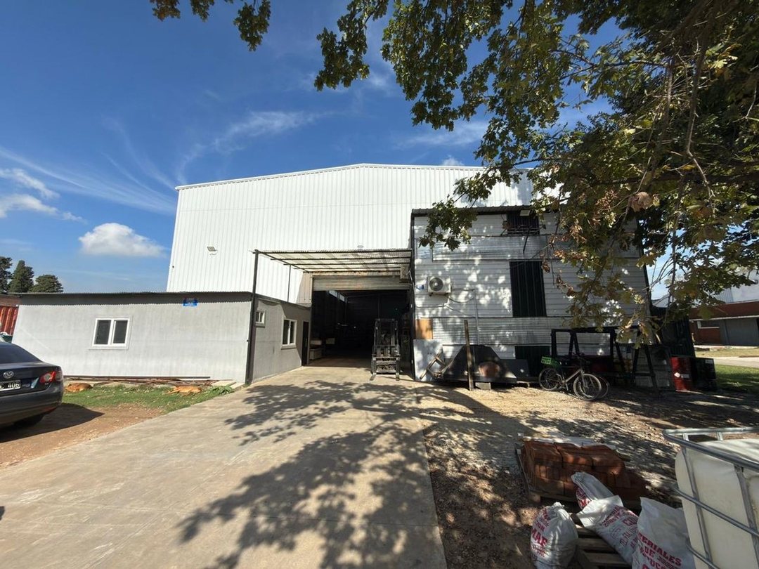 VENTA GALPON 1024m2 OFIC ENTREPISO PQUE IND MORENO
