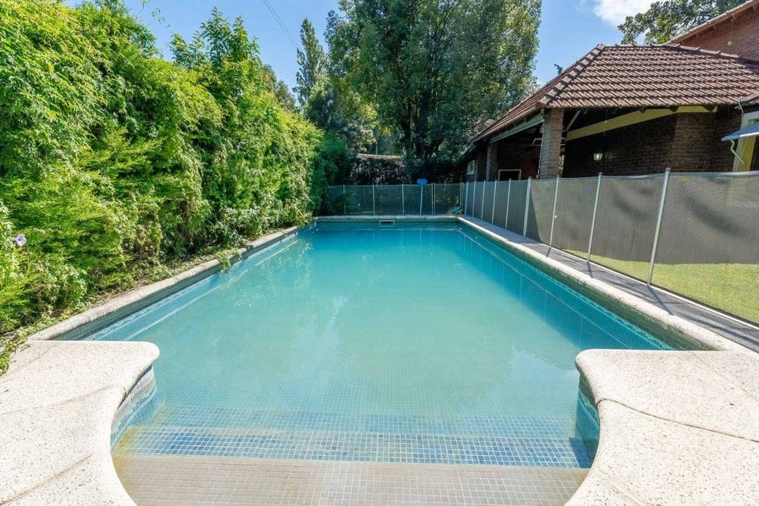 VENTA CASA 4 AMB CLUB PRIV LOMA VERDE ESCOBAR