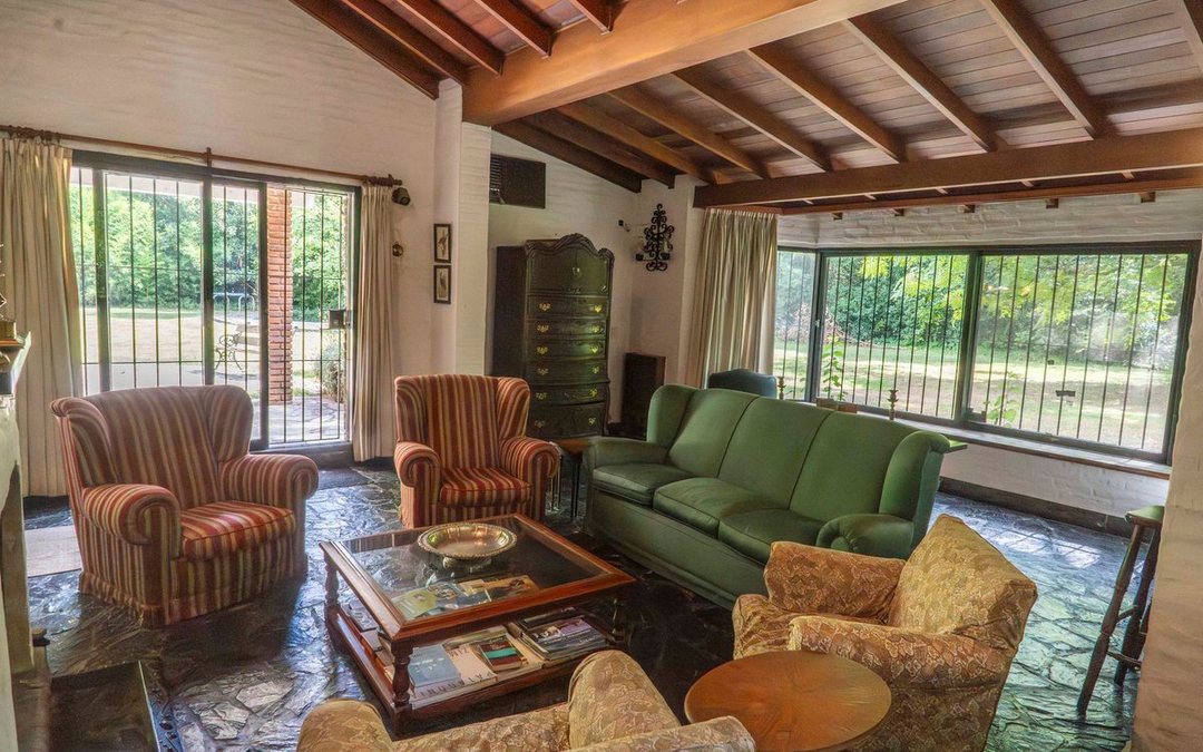 Venta CASA excelente ubicación 3/4 Dorm gran Lote