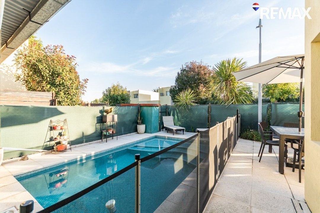 Venta Casa 4 ambientes con piscina climatizada