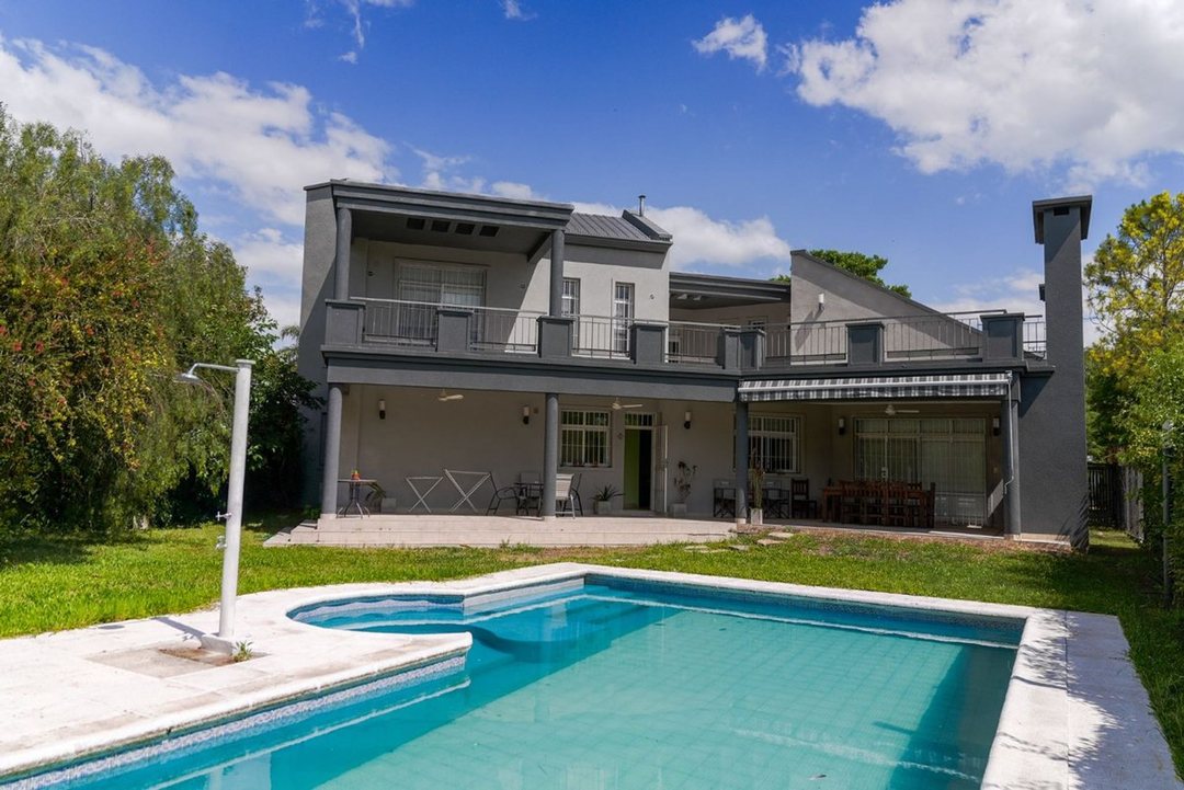 Hermosa gran casa con pileta en zona norte, Paraná