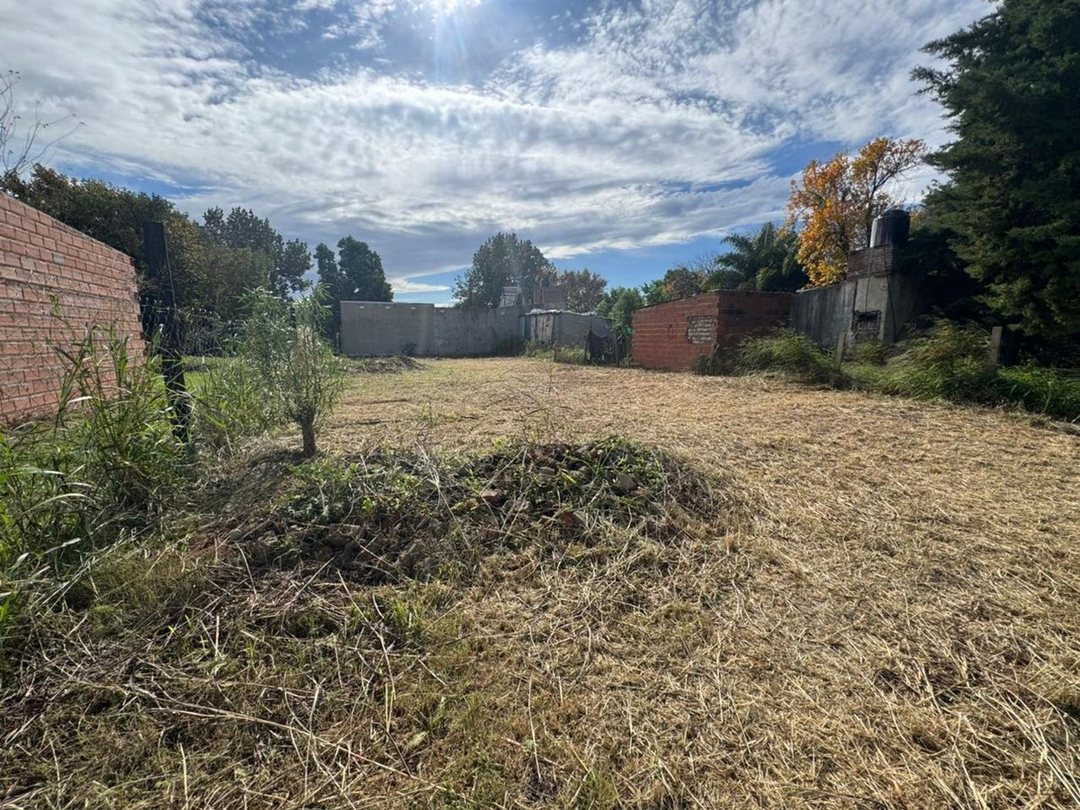 SE VENDE TERRENO DE 395 M2 EN ROVERANO AL 3200