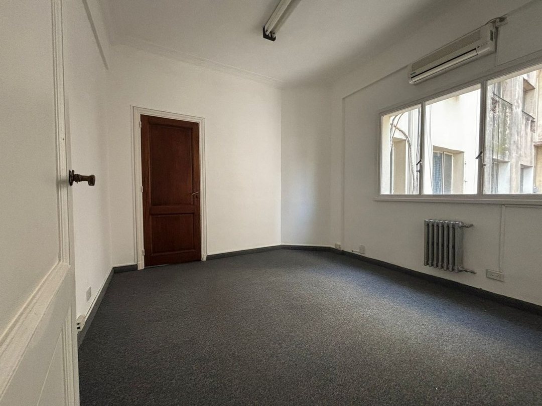 VENTA OFICINA MICROCENTRO