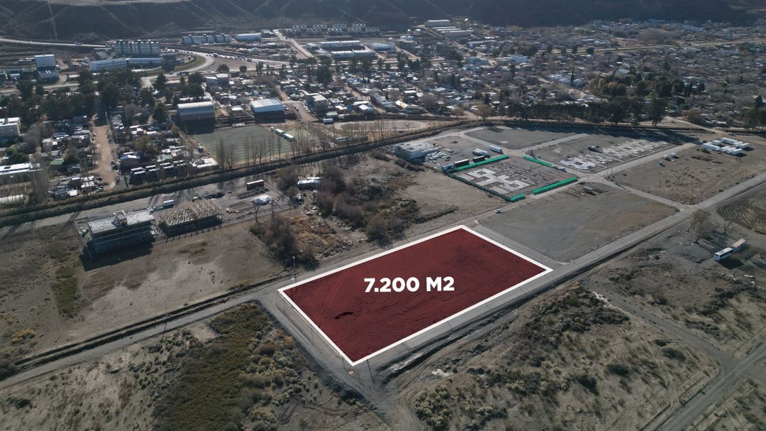EN VENTA TERRENO 7200 M2 CASCO VIEJO AÑELO