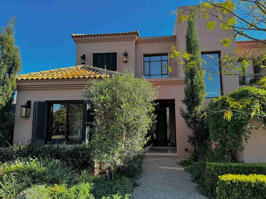 CASA EN VENTA EN PERGAMINO EN BARRIO CERRADO