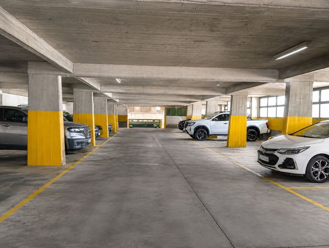 VENTA COCHERA  AVELLANEDA