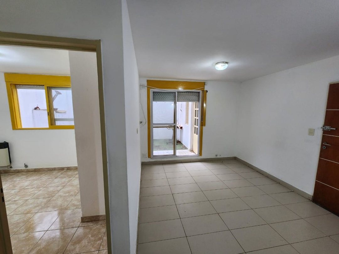 PH VENTA LA PLATA PB INTERNO 1 DORMITORIO PATIO