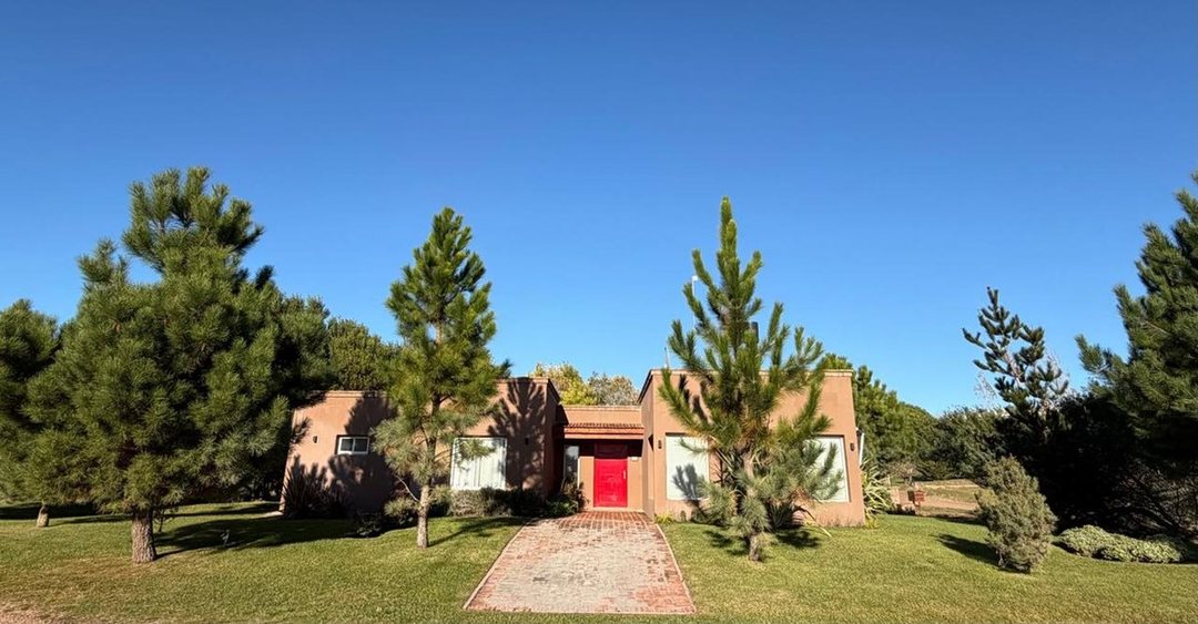 Venta Casa 4 ambientes en Res.l  Costa Esmeralda