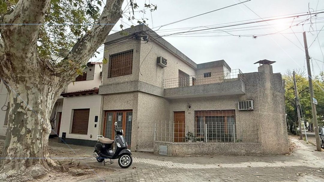 Venta Casa Tres Dormitorios Francia y La Paz