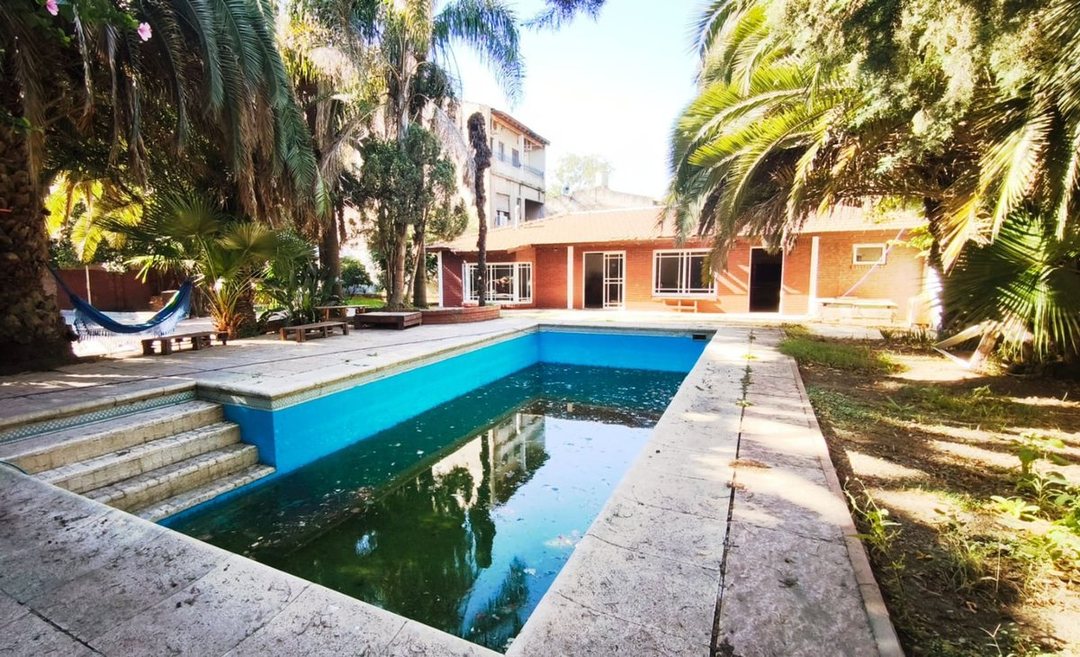 Venta Casa con Parque 5 ambientes Villa Luzuriaga