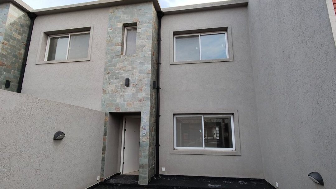 VENTA CASA 3 AMB DUPLEX HURLINGHAM APTO CREDITO
