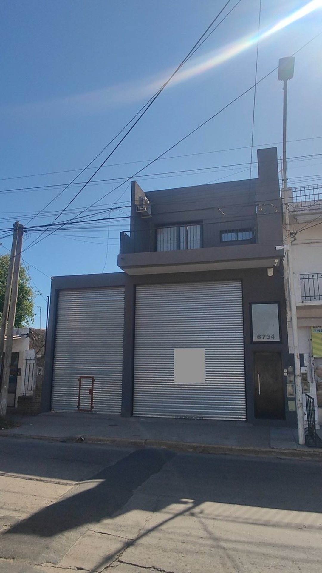 GALPÓN CON 2 NAVES Y 2 DPTO 2AMB EN VENTA DEL VISO