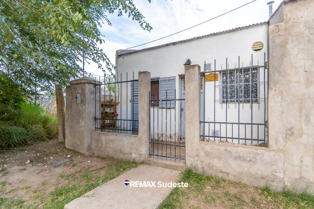 2 CASAS EN VENTA - BARRIO GRUMBEIN
