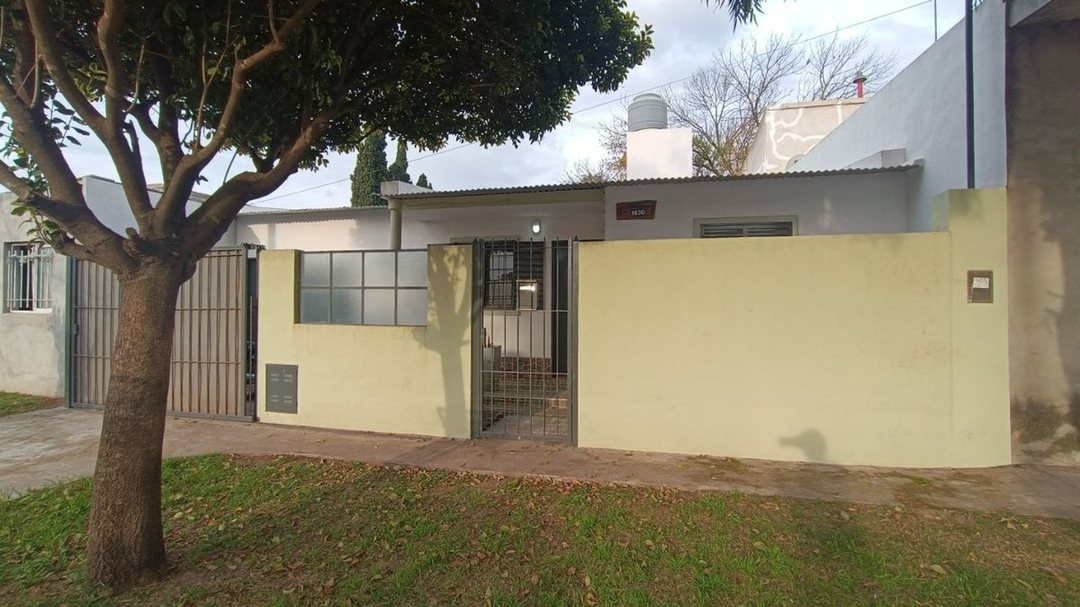 CASA EN VENTA EN PERGAMINO
