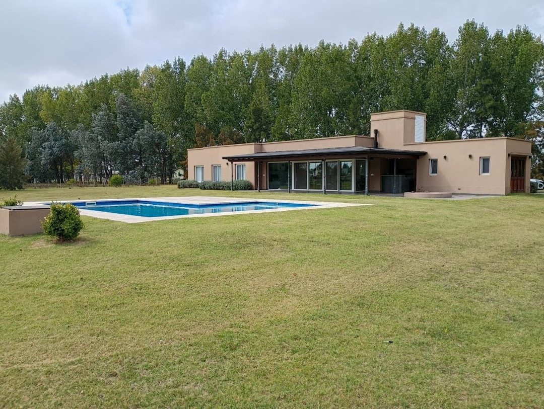Casa Venta 5 Amb c/piscina en Chacras de Abbott