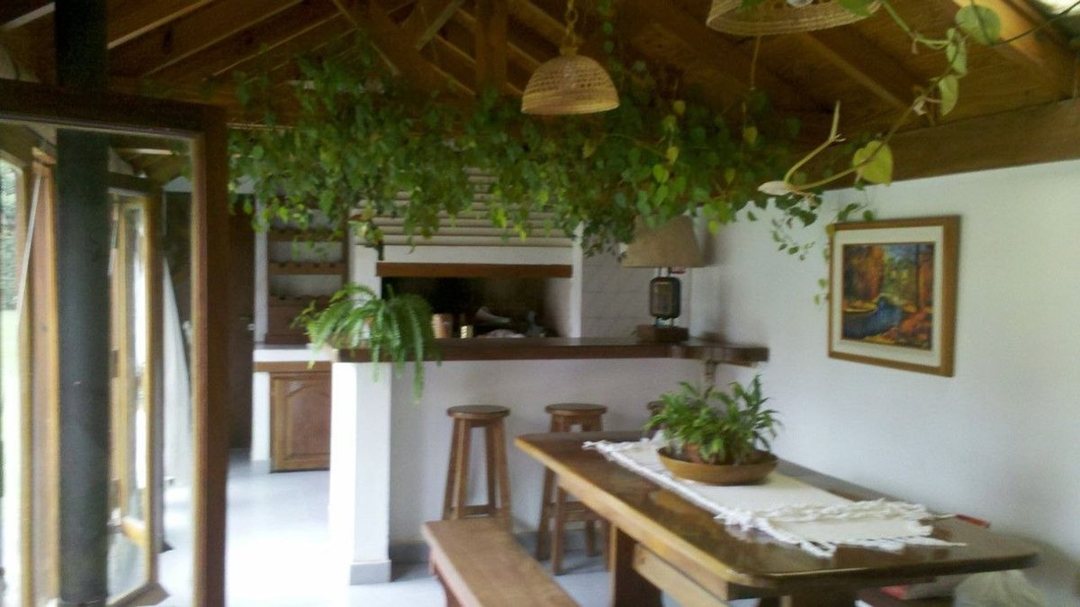 VENTA CASA 4 DORMITORIO MENDIOLAZA CENTRO CORDOBA