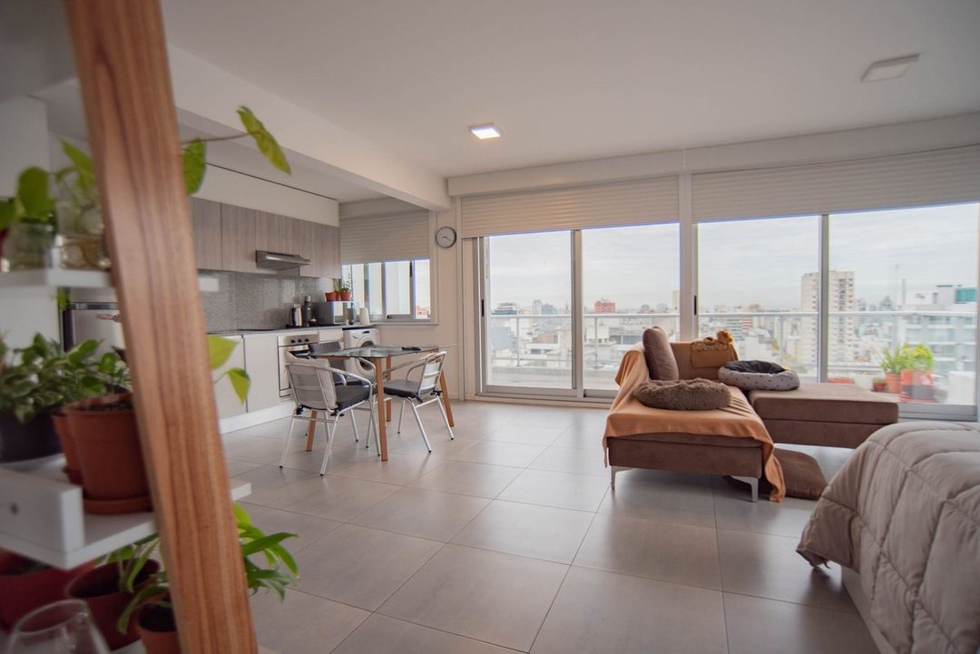 LUMINOSO LOFT CON BALCÓN TERRAZA Y COCHERA PROPIA