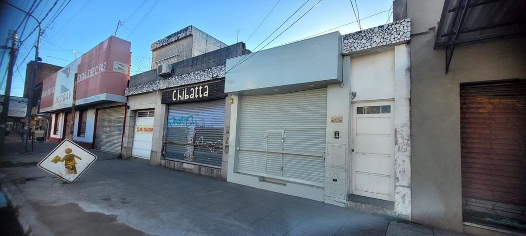 ZONA COMERCIAL, 3 Locales c/ Renta,