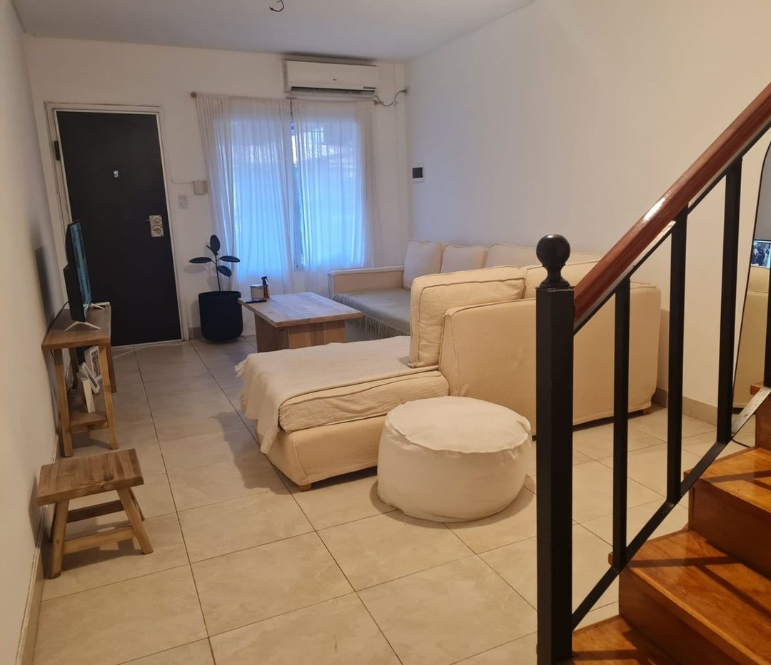 Venta de Dúplex, 5 ambientes, Hurlingham.