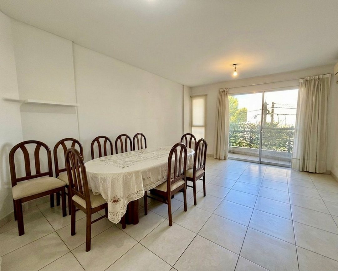 Venta departamento tres ambientes en Caseros
