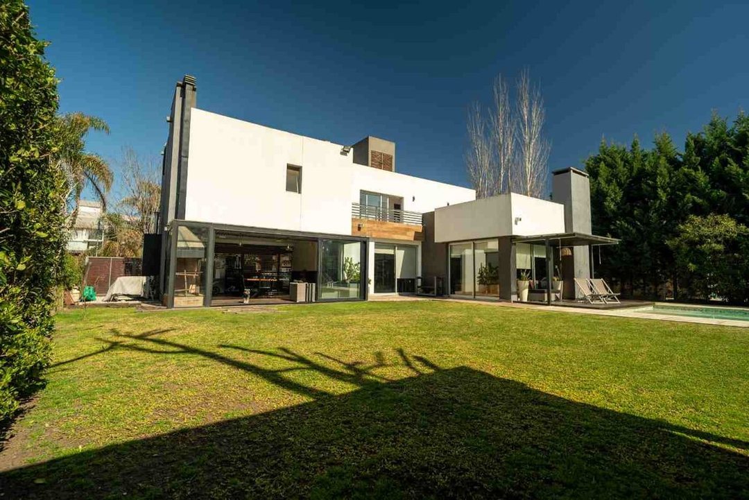 VENTA CASA 4 AMBIENTES BARRIO PRIVADO WESTON