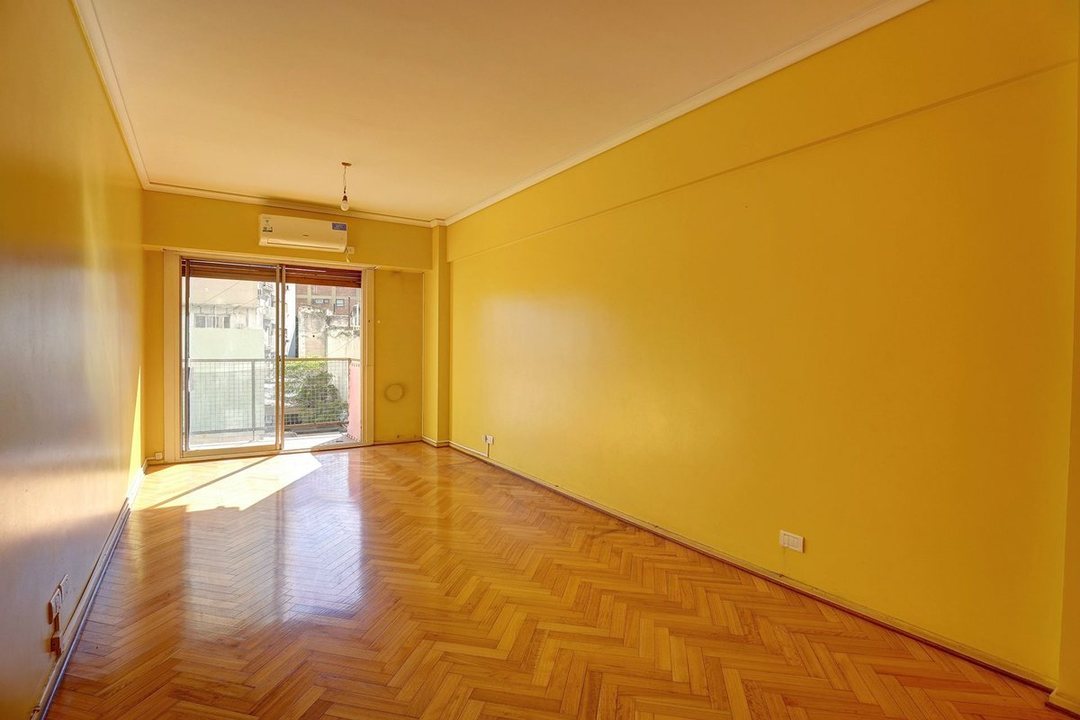 3 AMBIENTES EN ALMAGRO CON DEPENDENCIA 80 M2 Total