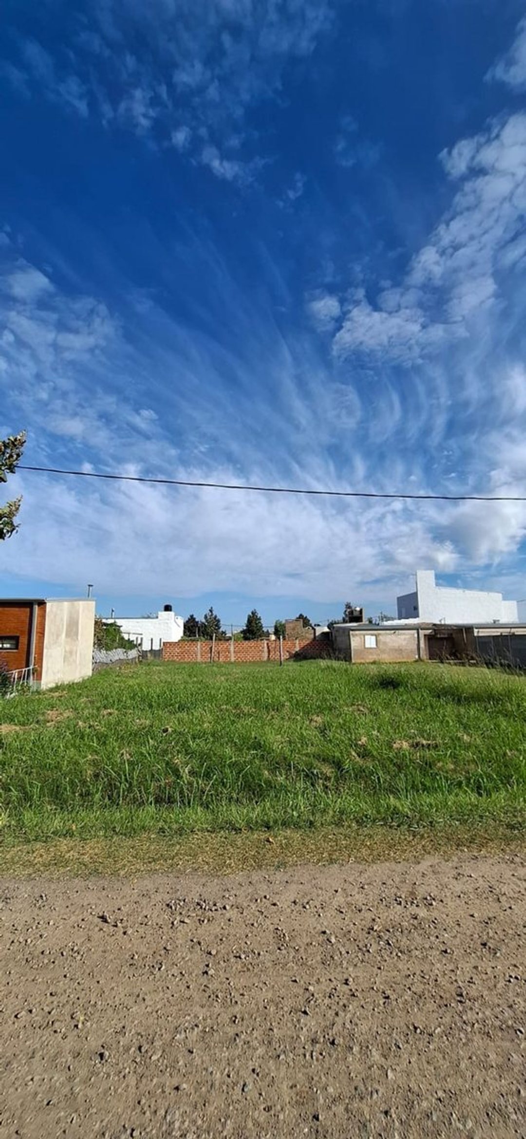 VENTA TERRENO BARRIO BARRIO RESIDENCIAL
