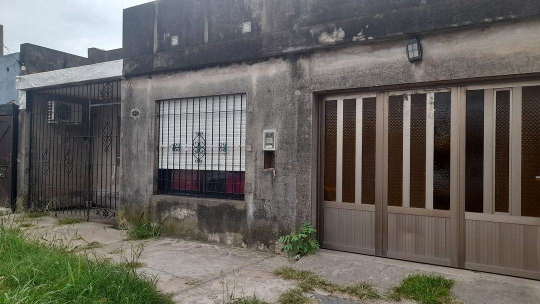 CASA EN VENTA DOS DORMITORIOS