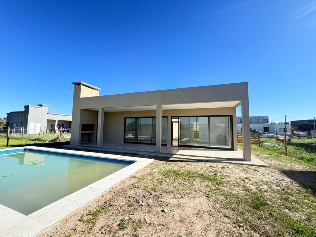 CASA EN VENTA EN EL ENSUEÑO MASCHWITZ C/PILETA